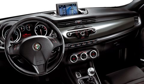 Alfa-Romeo-Giulietta-2012-2013-3.jpg