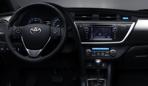 Toyota-Auris-2013-3.jpg