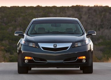 Седан с противоречивой внешностью Acura TL 2013