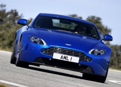 Тест-драйв Aston Martin V8 Vantage 2012