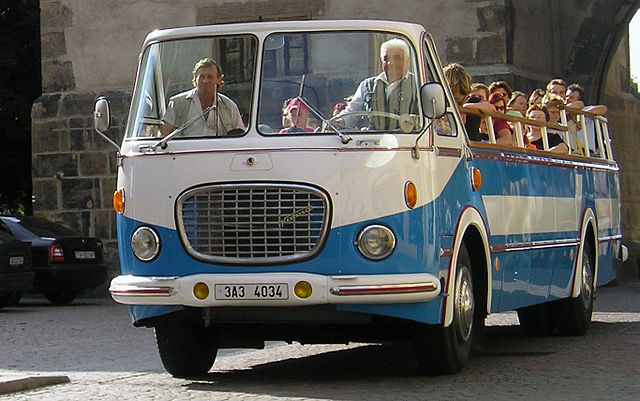   Экскурсионный Skoda 706 RTO переделаный в кабриолет.
